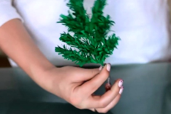 delayem-sosnovuyu-vetku (6)