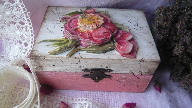 Декупаж: как сделать объем из бумаги