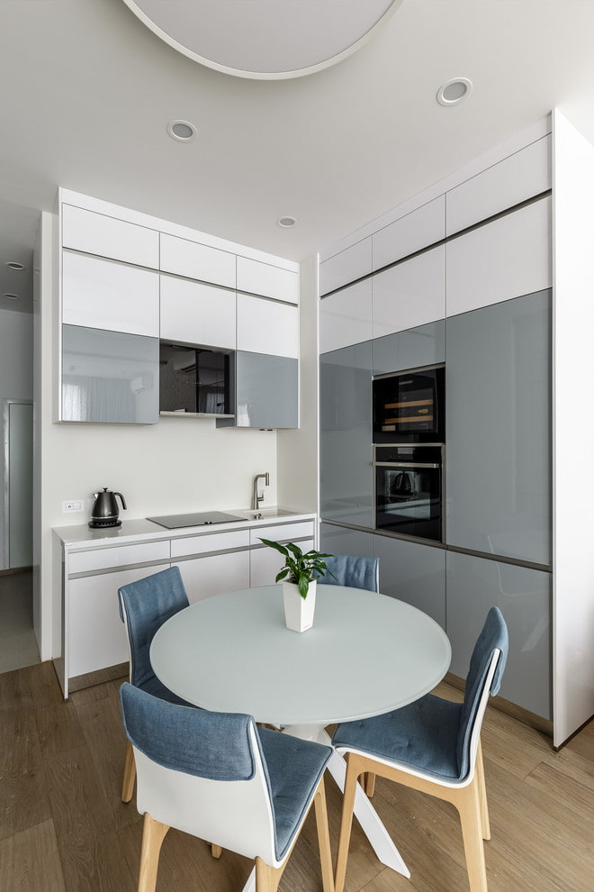 круглый белый стол в интерьере кухни круглый белый стол в интерьере кухни