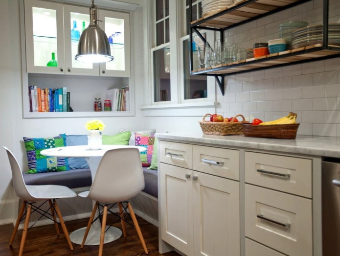 круглый стол в интерьере кухни круглый стол в интерьере кухни