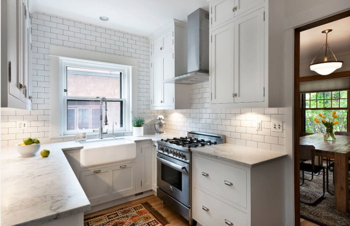 большая раковина на кухне большая раковина на кухне