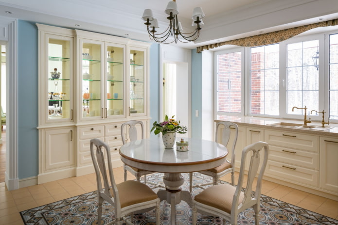 посудный шкаф в нише