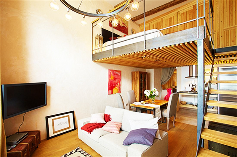 Вот пример типичной двухуровневой квартиры 