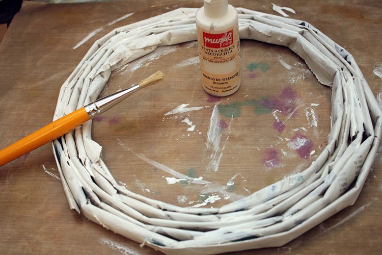 Для изготовления декоративного изделия следует изготовить прочную основу