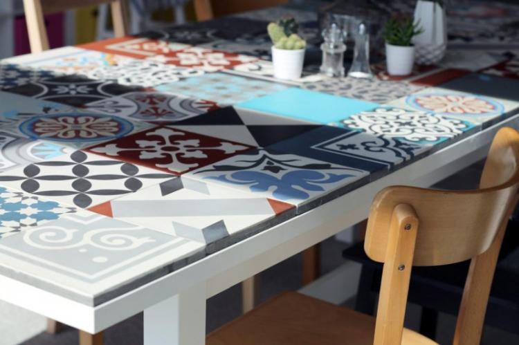 Керамическая плитка - Декор старого стола своими руками