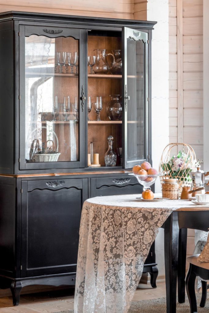 буфет из дерева