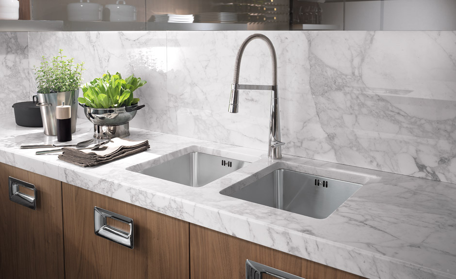 Кухонный фартук из керамической плитки