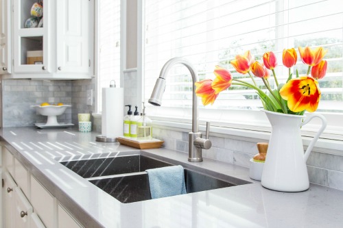 Beuatiful white kitchen inspiration!