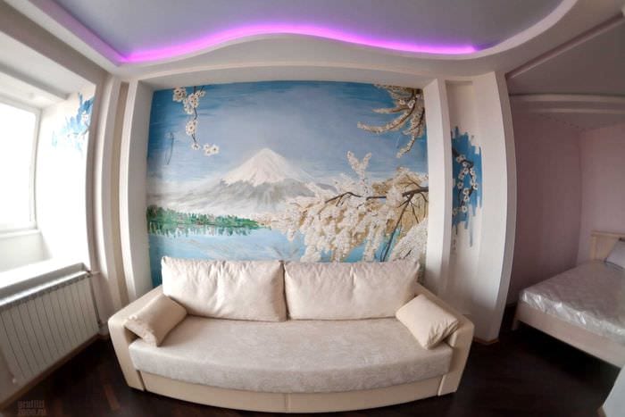 идея необычного интерьера комнаты с декоративным рисунком на стене
