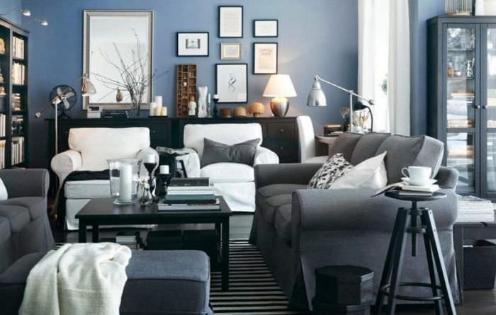 Интерьер гостиной в серых и синих оттенках