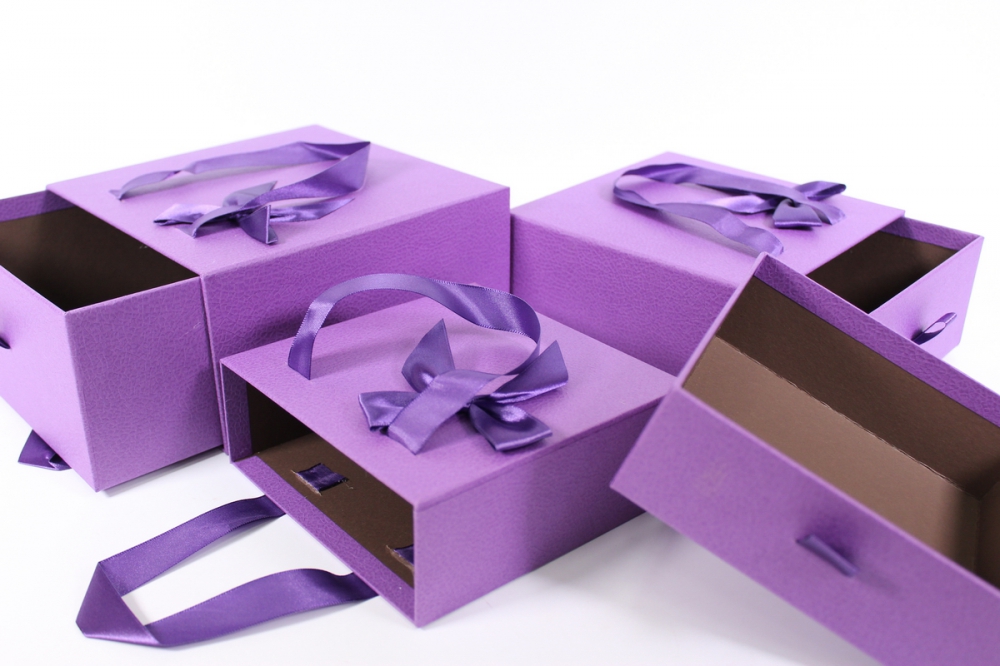 Купить красивые коробку. Красивые подарочные коробки. Красивые коробочки для подарков. Красивая коробка для подарка. Необычные коробки для подарков.