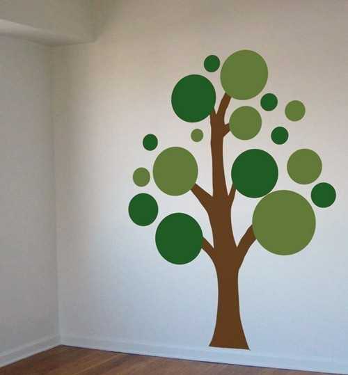 Дерево с полками на стене